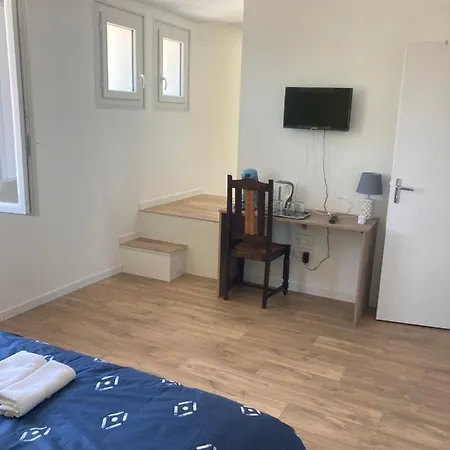 Hotel Pascal Mas Bories # Piscine # Clim # Wifi #10 Personnes 4*