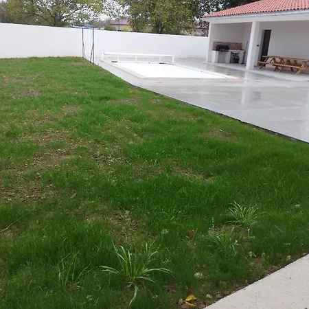 Pascal Mas Bories # Piscine # Clim # Wifi #10 Personnes Hotel